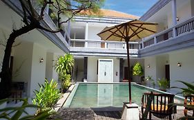 Teges Inn Kuta